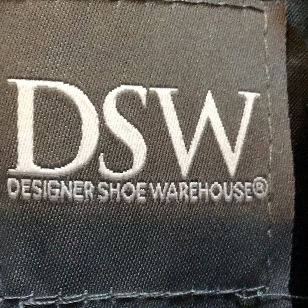 DSW Gray felt duffle bag! Perfect for traveling!!! - Picture 4 of 5